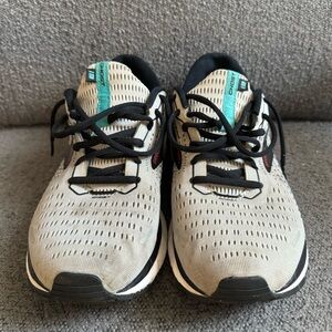 11.5 Brooks Ghost 13